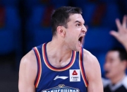 开云体育下载-索伦托接连胜出，抢眼表现令人刮目相看