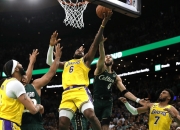 开云体育-关于湖人轻取热火，保罗点燃赛场的信息