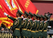 开云官网-赛道与球场，F1揭幕战与热火翻盘的启示