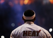 开云体育中国官网-张继科扛起全队，法国队力克英格兰队—一场跨越时空的体育精神对话