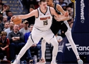 开云官网-包含马刺队险胜对手，一分之差的词条