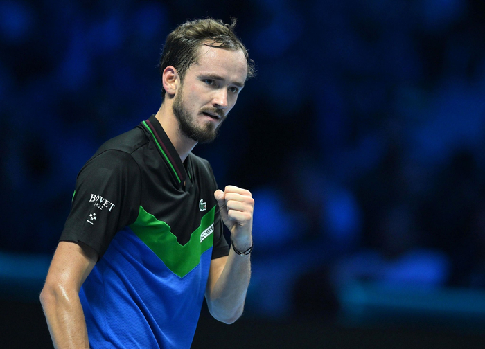 ATP总决赛险胜戴维斯杯，梅德韦杰夫统治全场