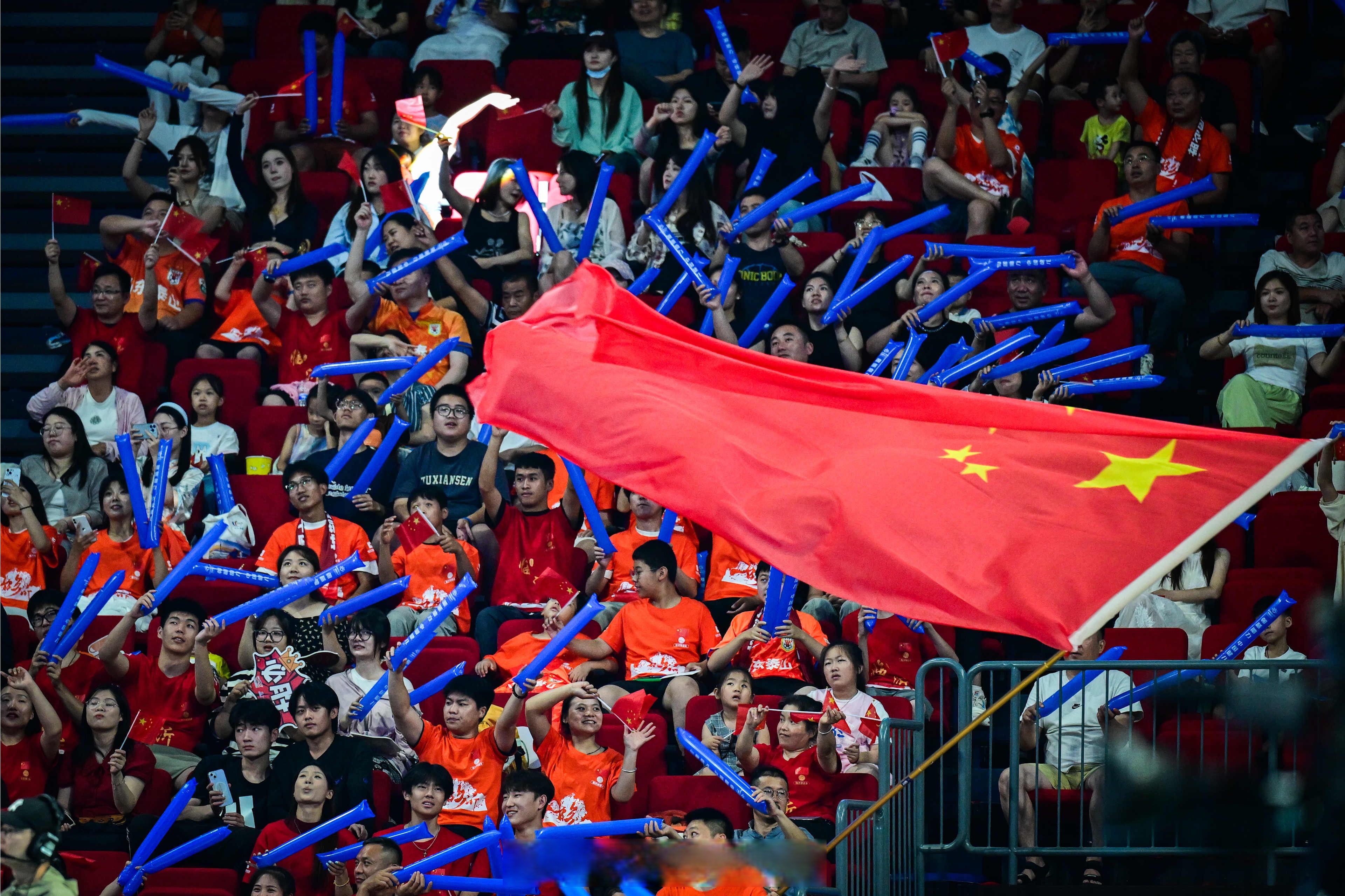 联赛夺冠热门浮出水面，激烈角逐即将展开的简单介绍