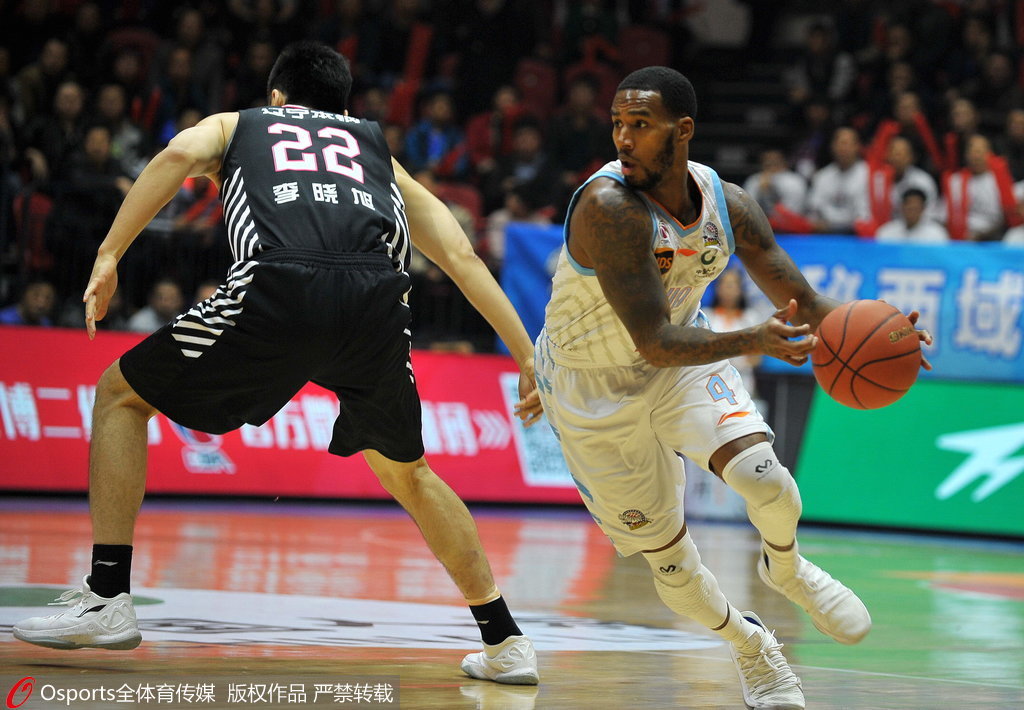 包含浙江客场逆转新疆，实现惊喜胜利的词条