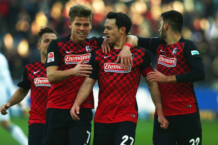 关于弗赖堡客场大挫，徘徊降级区的信息