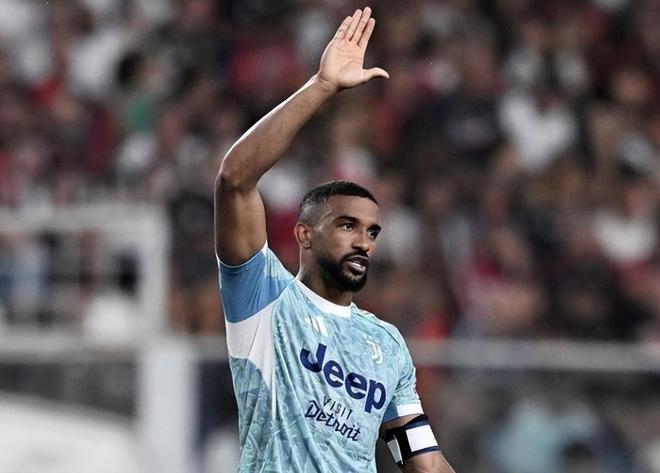 关于尤文图斯客场-艰难击败热那亚，积分榜领先优势的信息