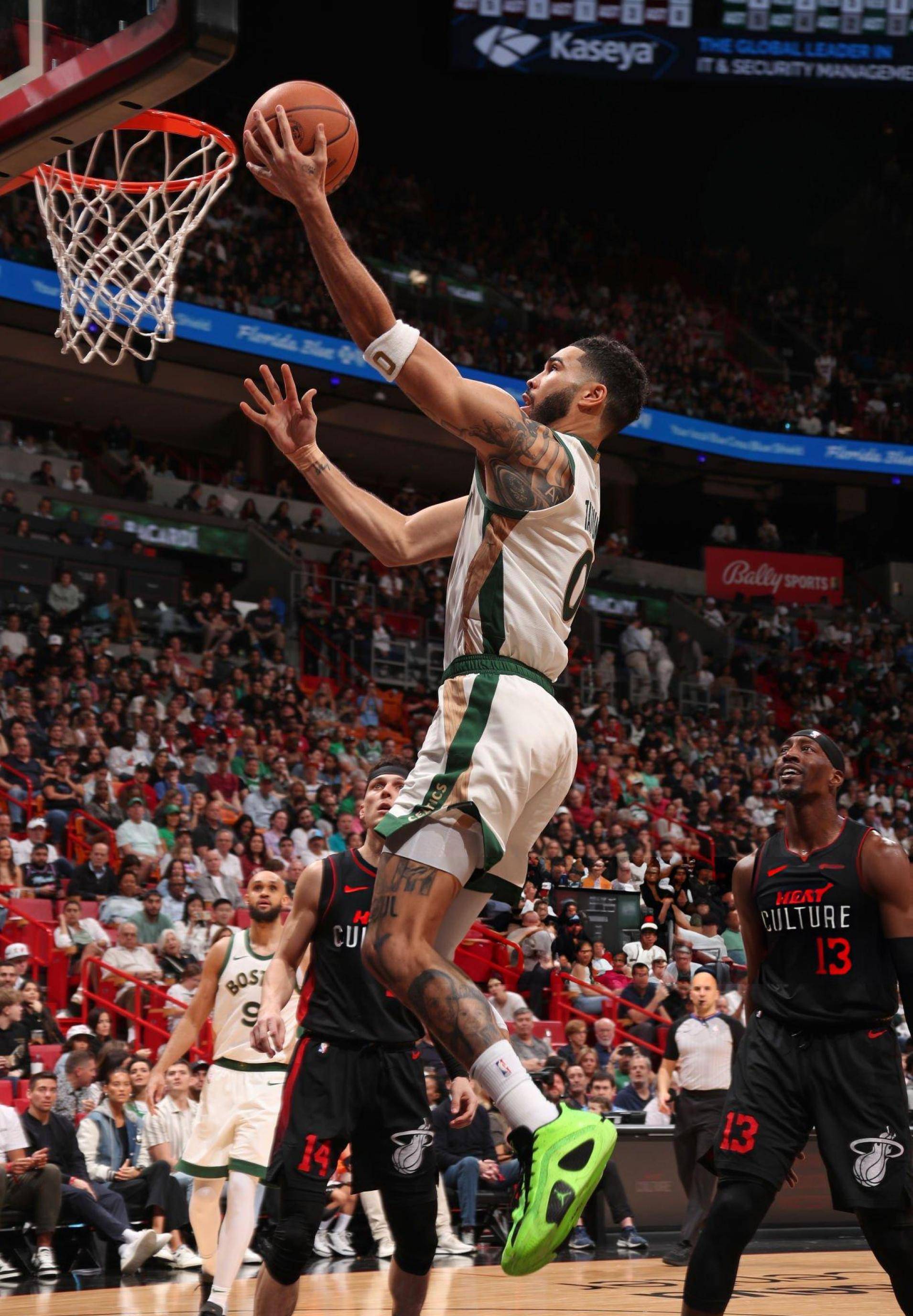 步行者横扫山东队,塔图姆惊艳四座 步行者横扫山东队,塔图姆惊艳四座