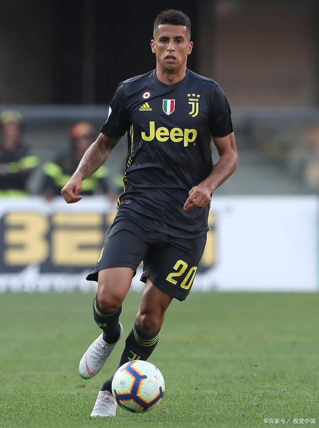 尤文碾压秘鲁，范佩西送出助攻