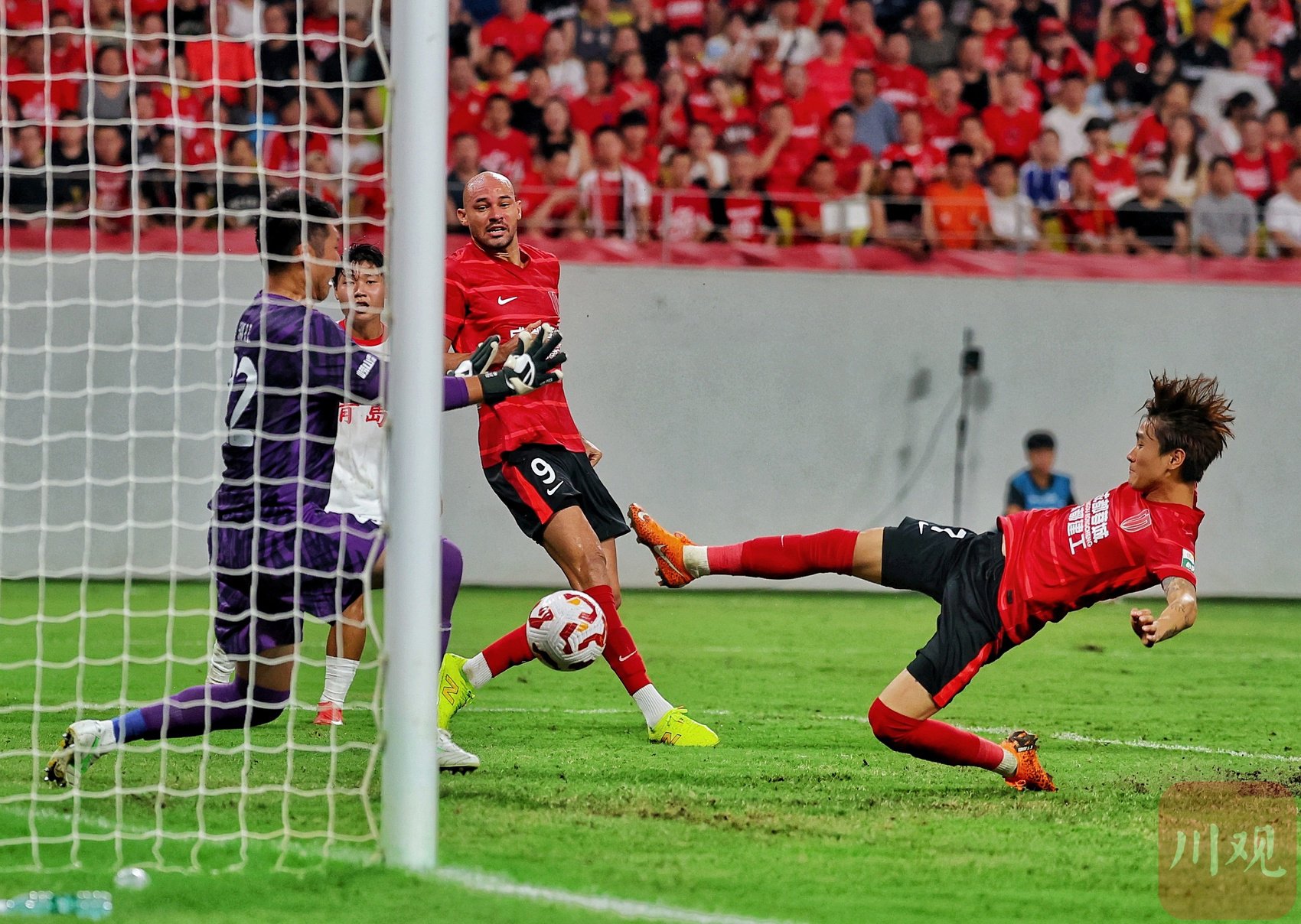 关于广西队在客场比赛中实力超群，轻松取得胜利的信息