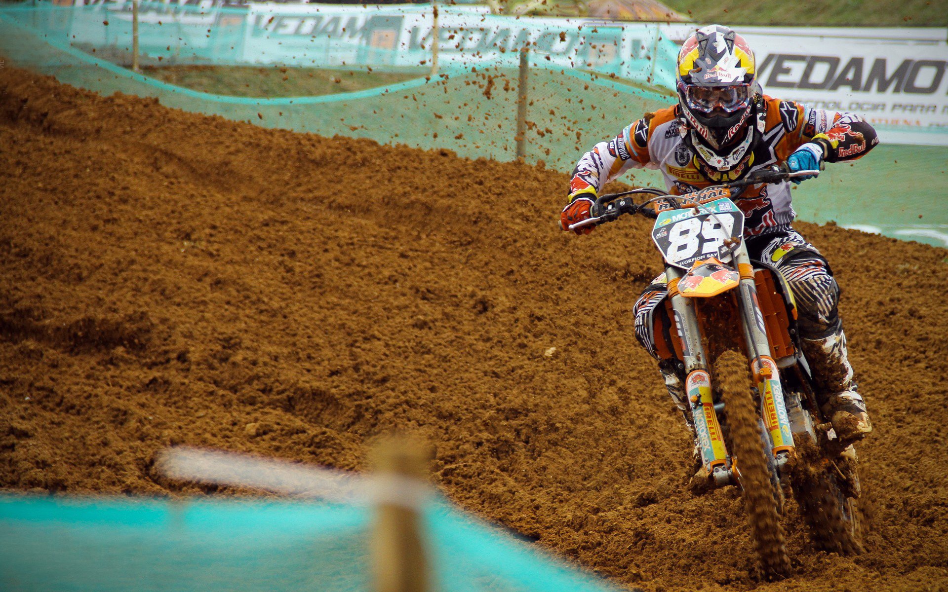 莱万一剑封喉，红牛狂奔伯纳乌—年度焦点战背后的战术革命与个人英雄主义